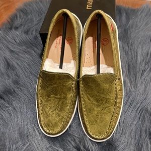 boys green loafers size 2.5